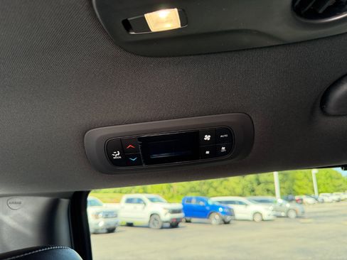 Used 2023 Chrysler Pacifica Touring-L w/ S Appearance Package FWD image 24