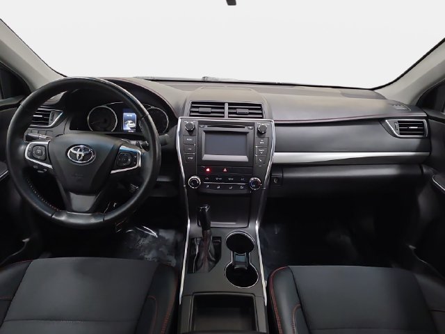 Used 2017 Toyota Camry SE FWD image 10