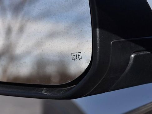 Used 2025 Chevrolet Equinox LT image 9