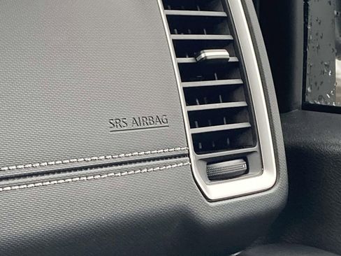 Used 2022 Nissan Frontier SV w/ Technology Package image 28