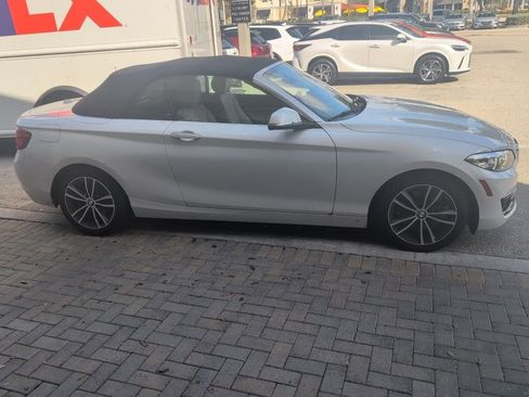 Used 2018 BMW 230i Convertible image 4