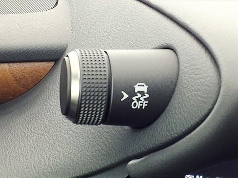 Used 2022 Lexus ES 350 Ultra Luxury w/ Accessory Package 2 image 25