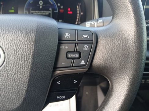 Used 2025 Toyota Camry LE FWD image 18