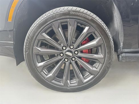 Used 2025 Cadillac Escalade ESV V AWD/4WD image 29
