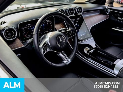 Used 2025 Mercedes-Benz GLC 350e 4MATIC image 12