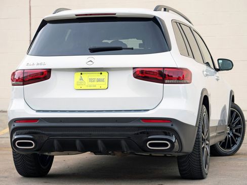 Used 2021 Mercedes-Benz GLB 250 w/ AMG Line image 4