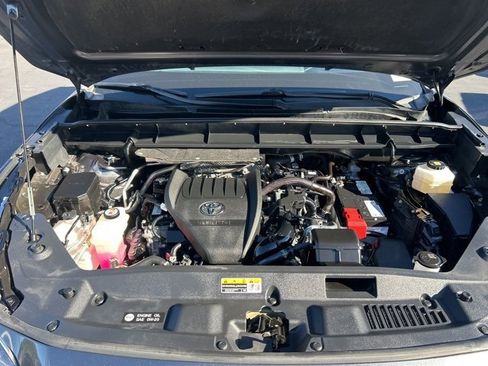 Used 2024 Toyota Highlander XLE image 13