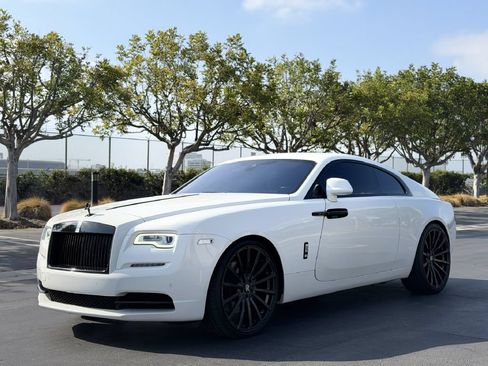 Used 2017 Rolls-Royce Wraith RWD image 1