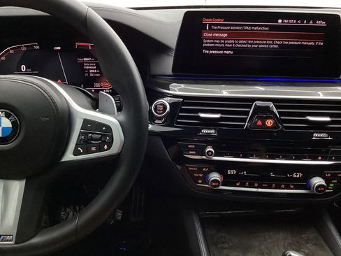 Used 2020 BMW 530i w/ M Sport Package RWD image 32