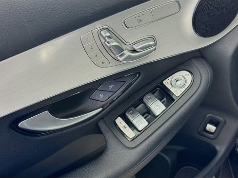 Used 2022 Mercedes-Benz GLC 300 image 17