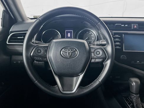 Used 2018 Toyota Camry SE w/ Moonroof Package image 17