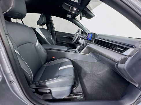 Used 2025 Toyota Camry SE w/ Convenience Package image 31