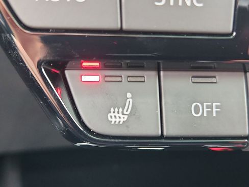 Used 2024 Audi Q4 e-tron Premium Plus image 26