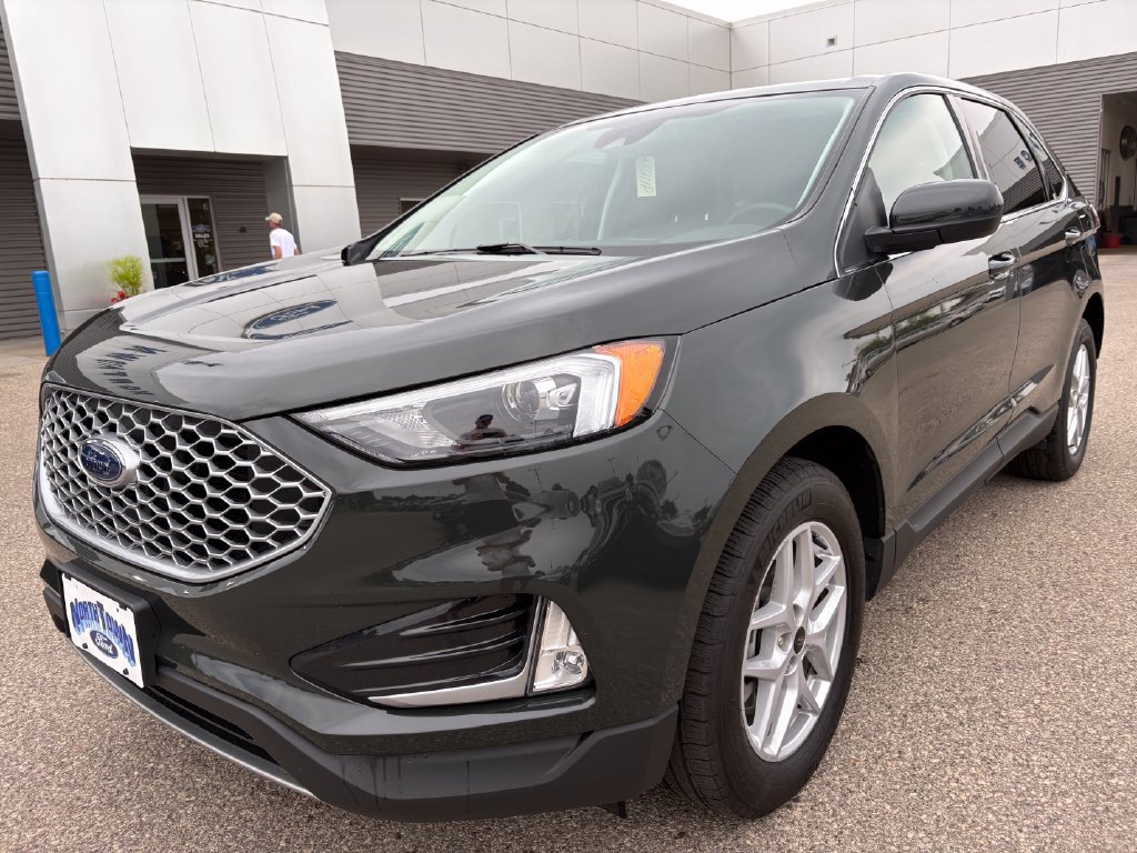 Used 2024 Ford Edge SEL w/ Convenience Package AWD/4WD image 2