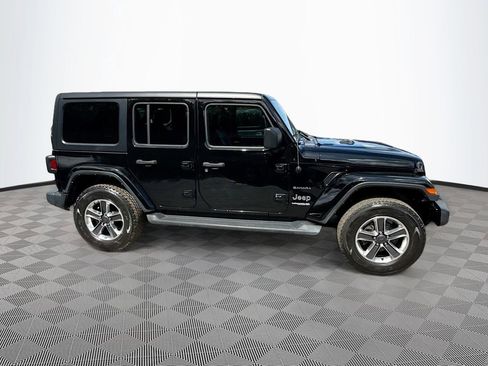 Used 2022 Jeep Wrangler Unlimited Sahara w/ Cold Weather Group image 5