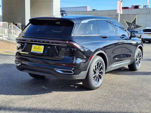 New 2026 Lincoln Nautilus Premier image 2