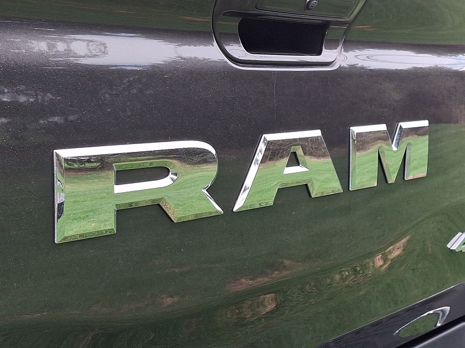 Used 2025 RAM 1500 Limited AWD/4WD image 7