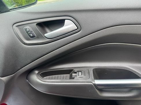 Used 2017 Ford Escape Titanium AWD/4WD image 35