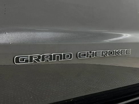 Used 2018 Jeep Grand Cherokee Limited w/ Luxury Group II AWD/4WD image 42