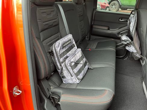 Used 2025 Nissan Frontier PRO-4X AWD/4WD image 4