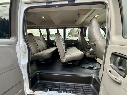 Used 2024 Chevrolet Express 3500 LS image 16
