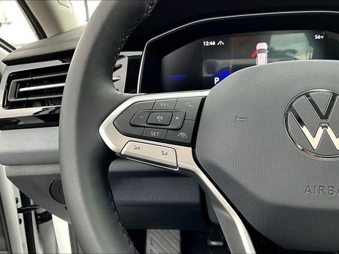 New 2026 Volkswagen Jetta SE image 9