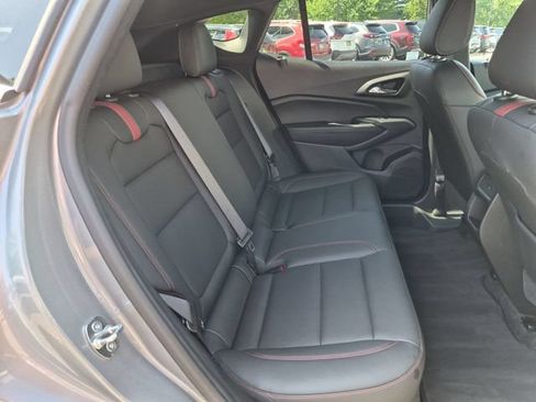 Used 2024 Chevrolet Trax RS w/ Sunroof Package FWD image 28