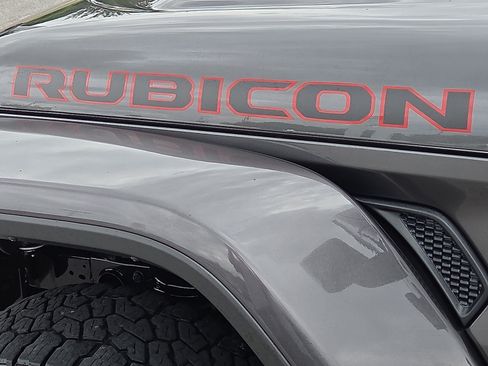 Used 2022 Jeep Gladiator Rubicon w/ LED Lighting Group AWD/4WD image 8