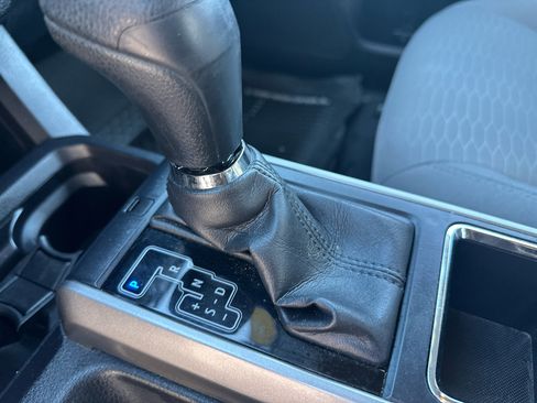 Used 2017 Toyota Tacoma SR5 image 33