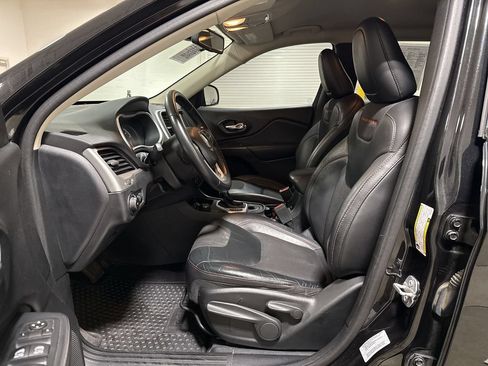 Used 2016 Jeep Cherokee Trailhawk AWD/4WD image 20