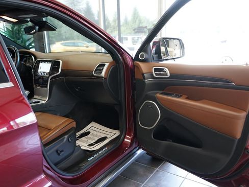Used 2018 Jeep Grand Cherokee Summit AWD/4WD image 47