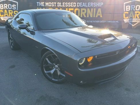 Used 2019 Dodge Challenger R/T RWD image 4