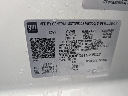 Used 2026 GMC Sierra 1500 SLT w/ SLT Premium Plus Package AWD/4WD image 34
