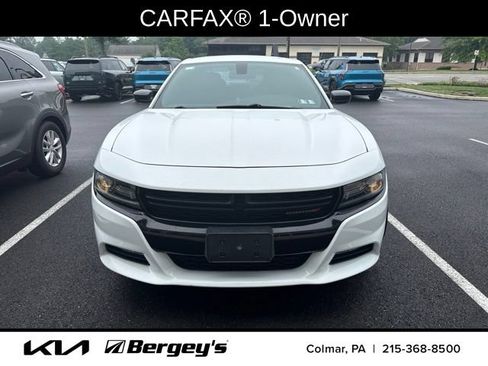 Used 2016 Dodge Charger SE w/ Blacktop Package RWD image 3