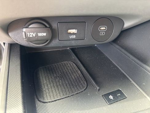 Used 2025 Hyundai Elantra SEL FWD image 6