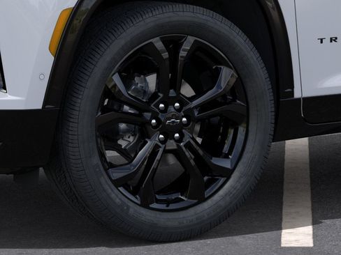 New 2027 Chevrolet Traverse RS w/ LPO, Floor Liner Package FWD image 10