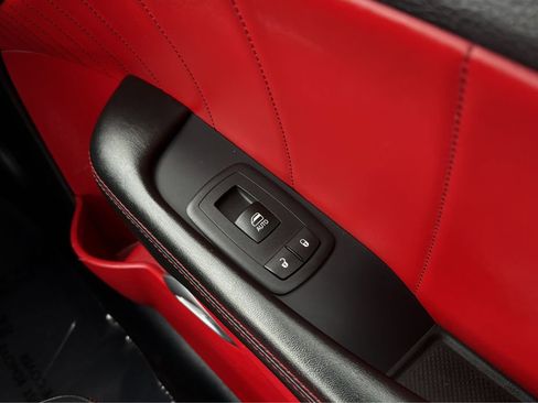 Used 2017 Dodge Challenger R/T Scat Pack w/ Leather Interior Group image 15