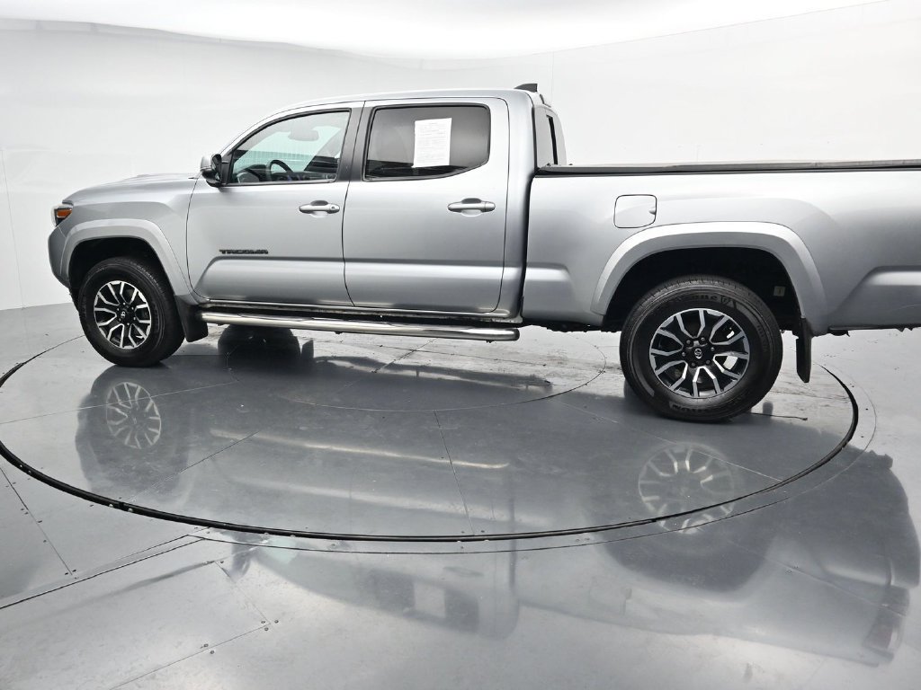 Used 2022 Toyota Tacoma TRD Sport AWD/4WD image 5