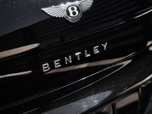 Used 2024 Bentley Flying Spur V8 AWD/4WD image 12