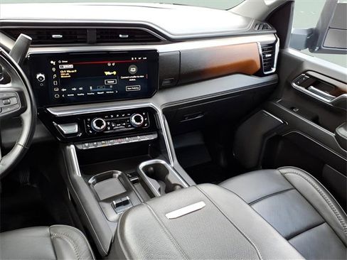 Used 2024 GMC Sierra 2500 Denali w/ Denali Reserve Package image 12