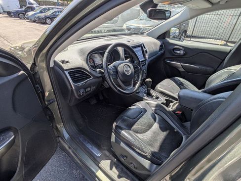 Used 2019 Jeep Cherokee Limited image 5