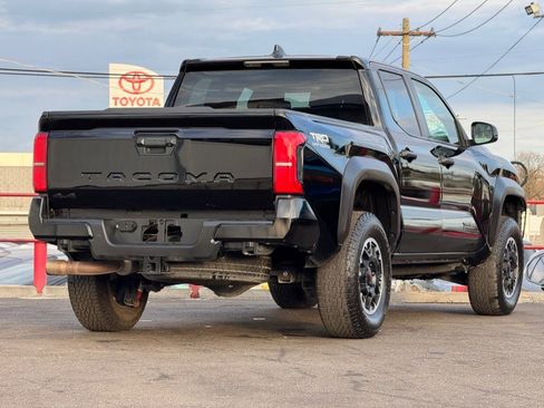Used 2024 Toyota Tacoma TRD Off-Road image 5