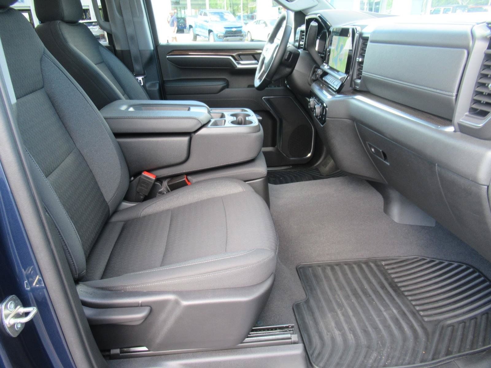Used 2023 Chevrolet Silverado 1500 RST AWD/4WD image 14