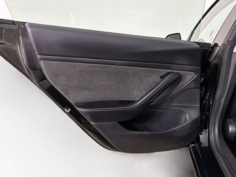Used 2019 Tesla Model 3 Standard Range Plus image 27