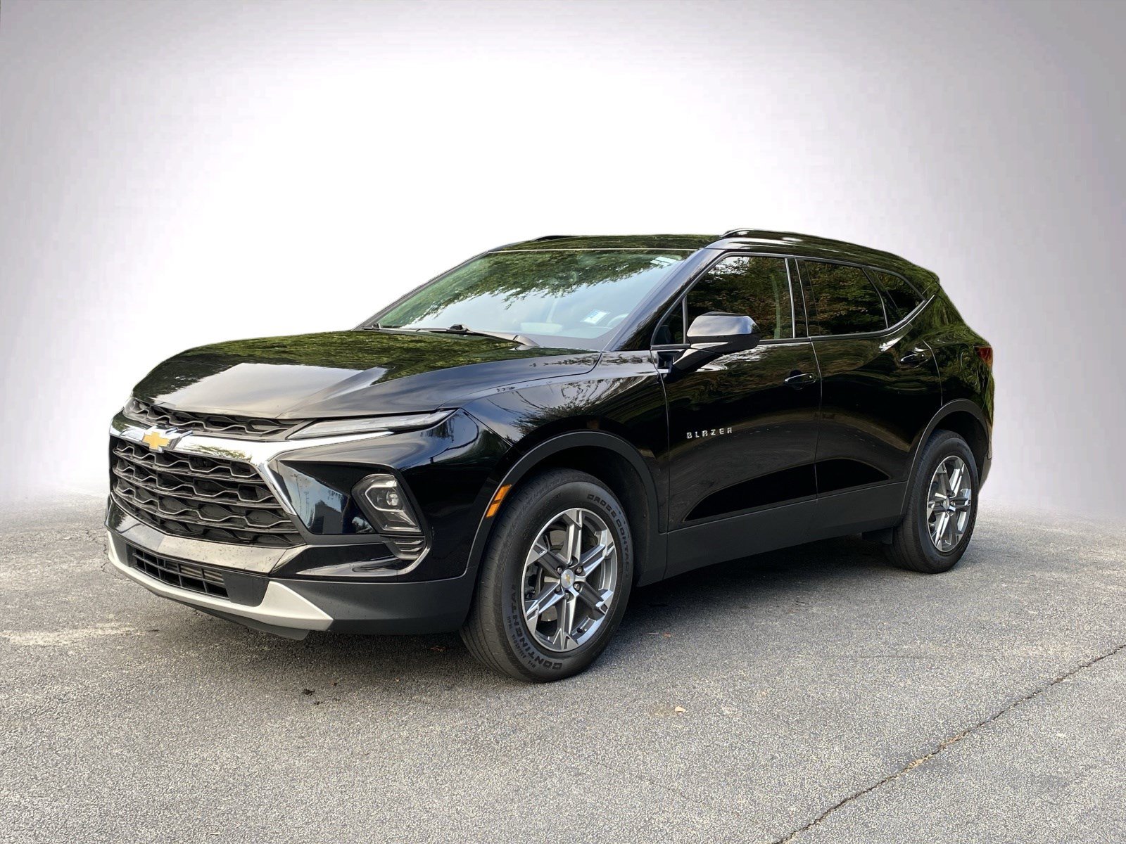 Used 2023 Chevrolet Blazer LT w/ Convenience Package AWD/4WD image 2