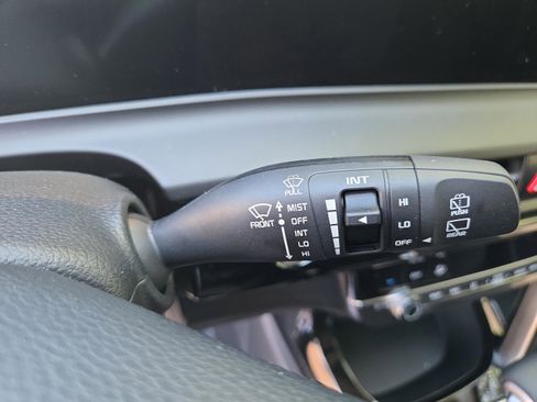 New 2026 Kia Seltos S FWD image 35
