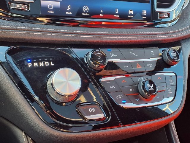 Used 2021 Chrysler Pacifica Limited w/ S Appearance Package FWD image 27