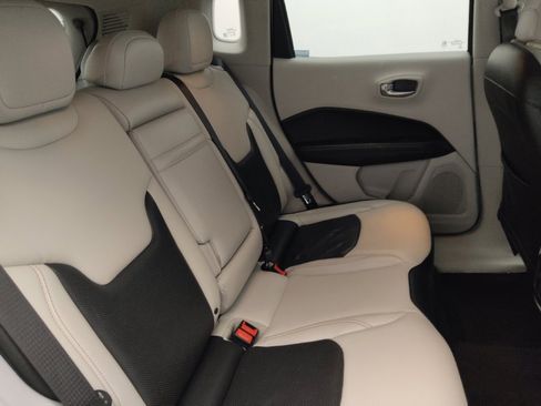 Used 2018 Jeep Compass Limited w/ Navigation Group image 19