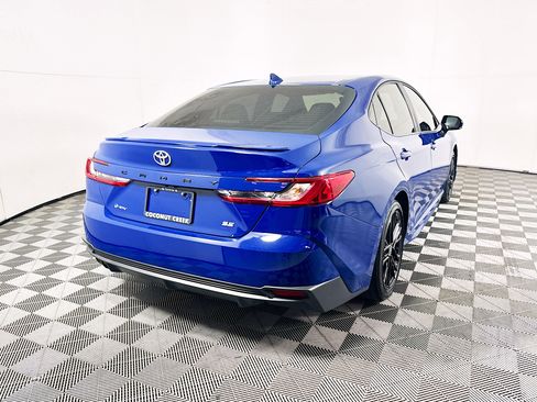 Used 2025 Toyota Camry SE w/ Convenience Package FWD image 3