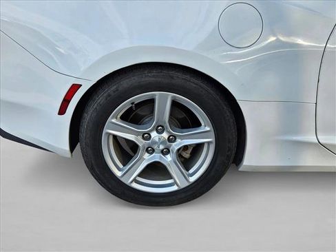 Used 2018 Chevrolet Camaro LT image 24